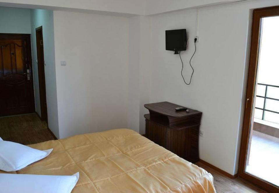 Hotel Corsar Tulcea Exterior photo