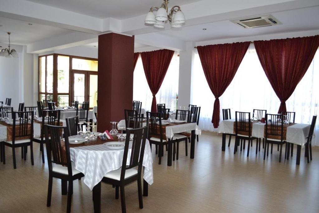 Hotel Corsar Tulcea Exterior photo